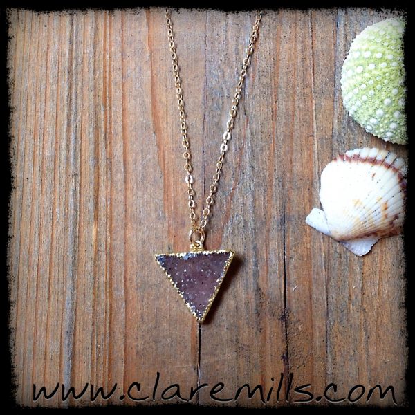 Druzy Tri V