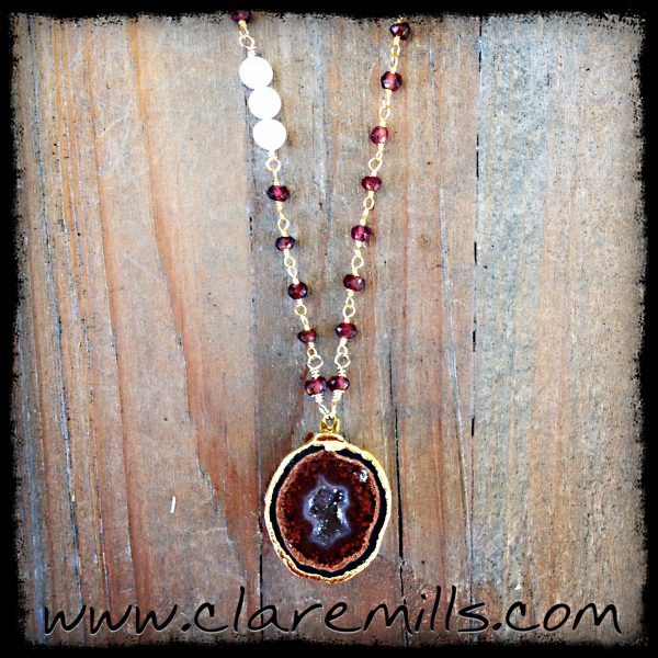 Iva Geode Necklace