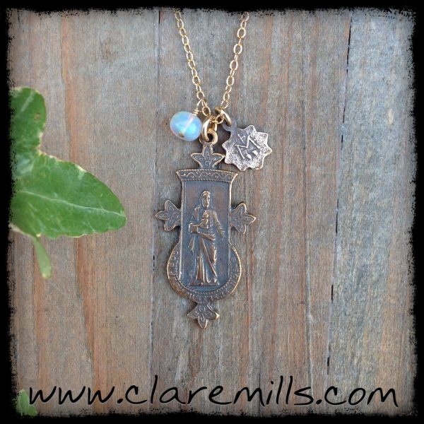 The Sacred Heart of Jesus Necklace - Image 2