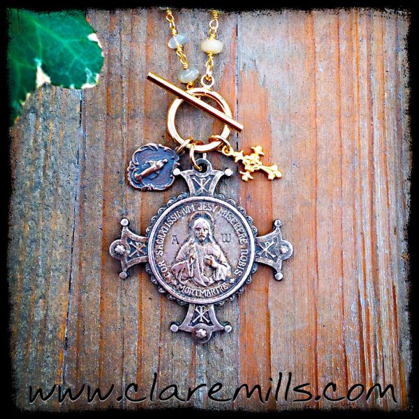 French Sacred Heart Montmartre Necklace - Image 2