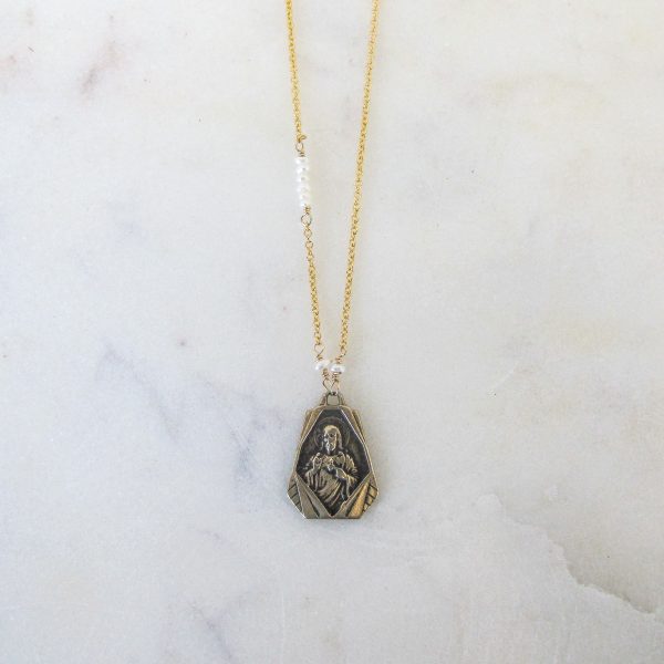 Sacred Heart of Jesus Religious Necklace with Pearl - Image 5