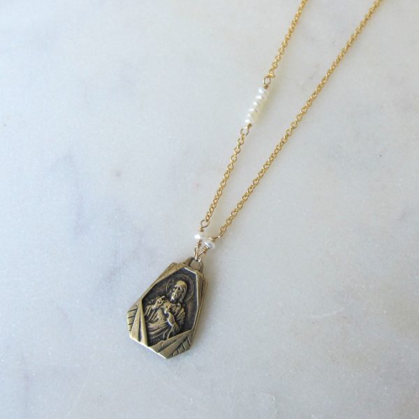 Sacred Heart of Jesus Religious Necklace with Pearl