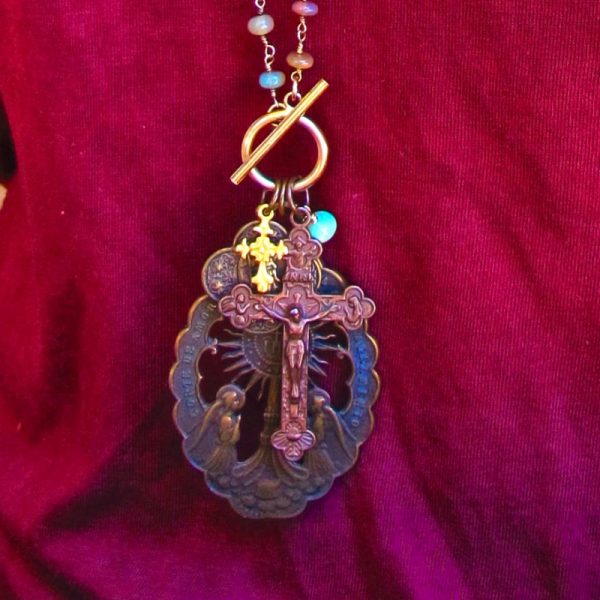 Holy Monstrance on Ethiopian Opal - Image 2