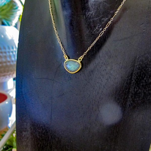 Kaleidoscope Labradorite Necklace - Image 3