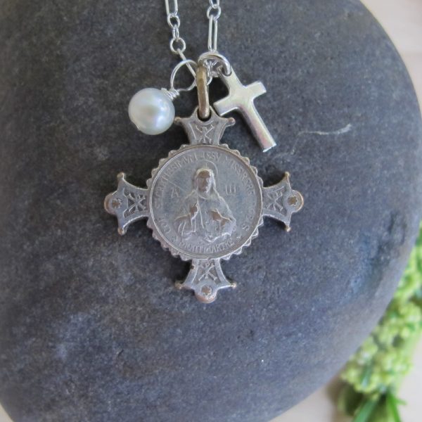 Art Nouveau Sacred Heart Necklace