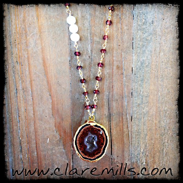 Iva Geode Necklace