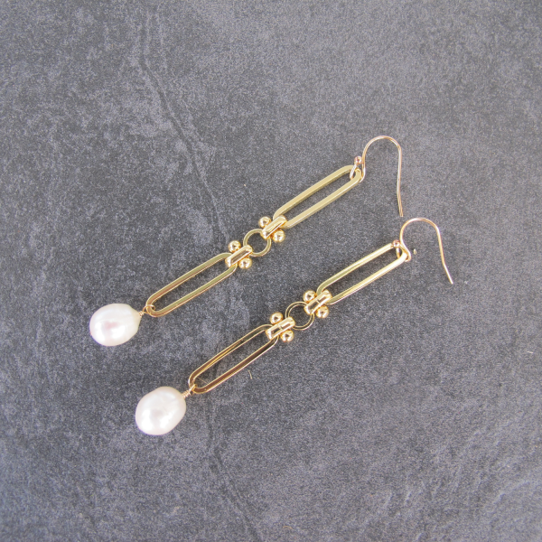 Paperclip Chain and Pearl Earrings - Image 3